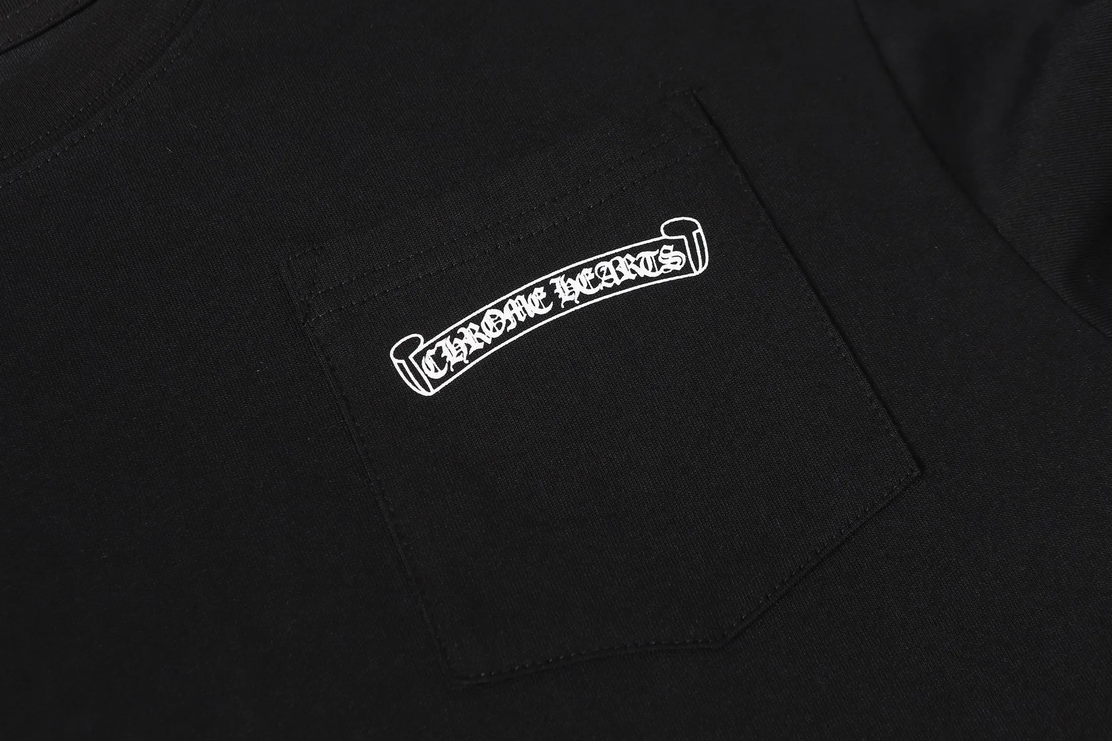 P160 Cross-border model. Those who pursue quality, please do not place an order. -Chrome Hearts/Chrome Hearts Sanskrit color printed popular long-sleeved T-shirt -High weight, high density and high quality. The wool is soft, delicate and skin-friendly. It feels soft and silky. It has excellent warmth and skin-friendly properties.
